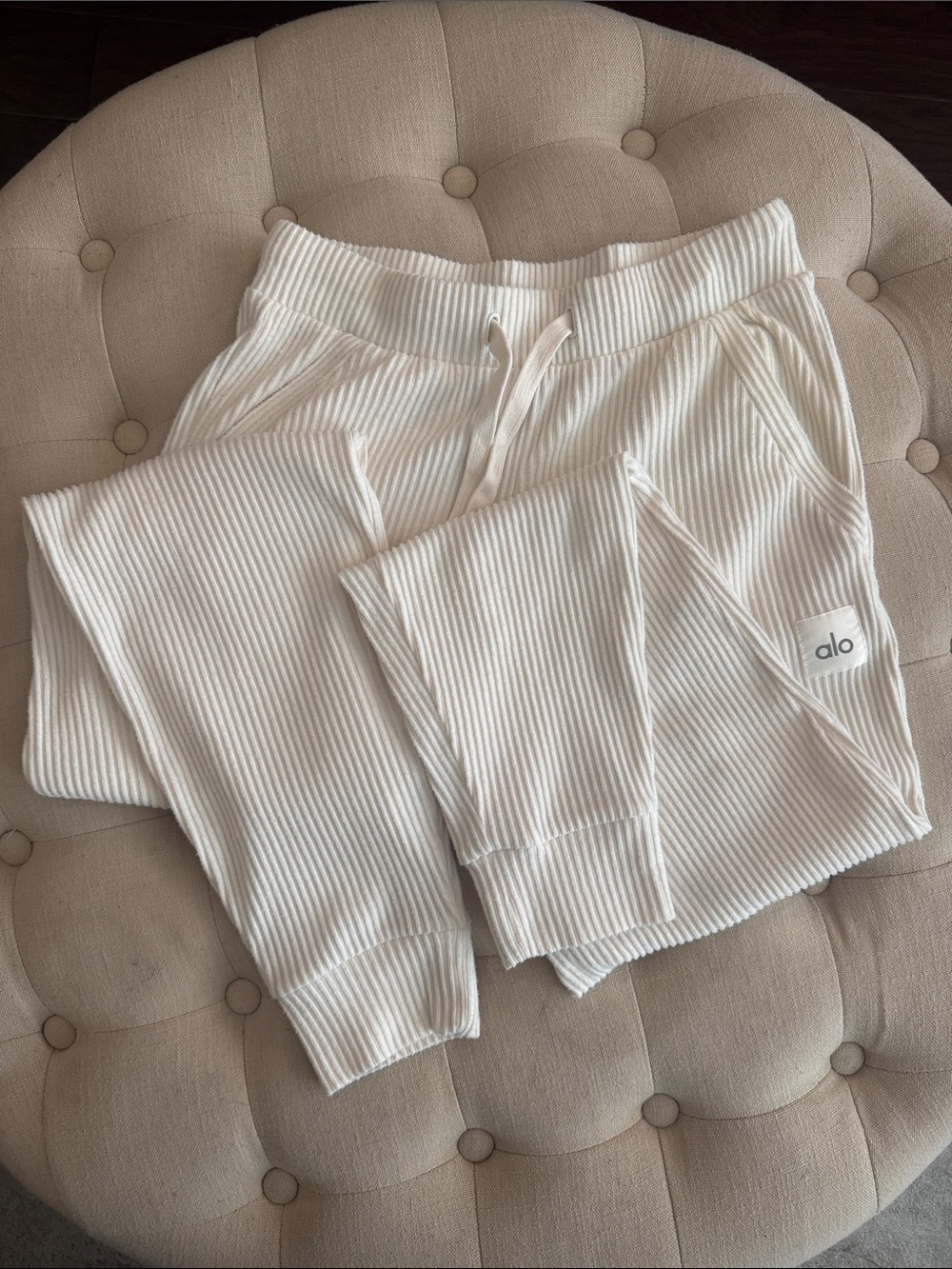 Alo Ribbed Cream Joggers